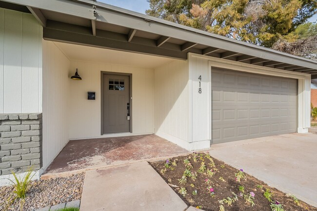 Building Photo - Stunning Clean Updated Home in Tempe!