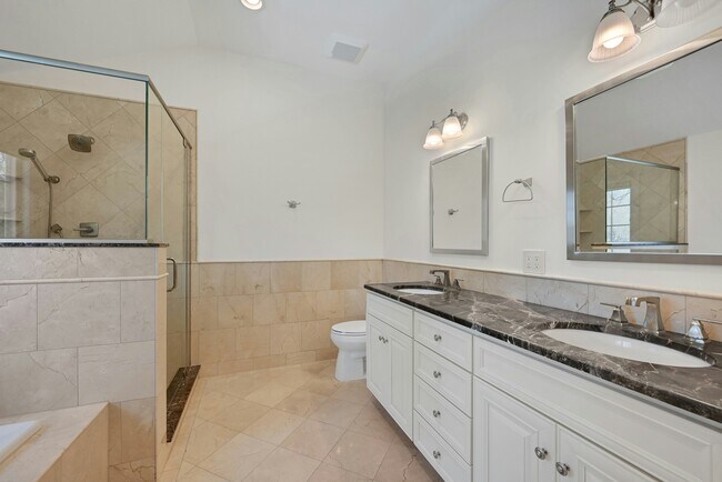 Building Photo - 1 Lindy Pl