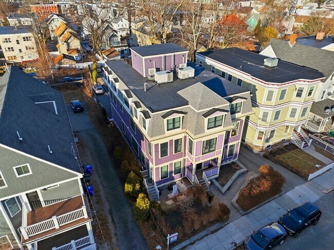 Building Photo - 34 Dix St