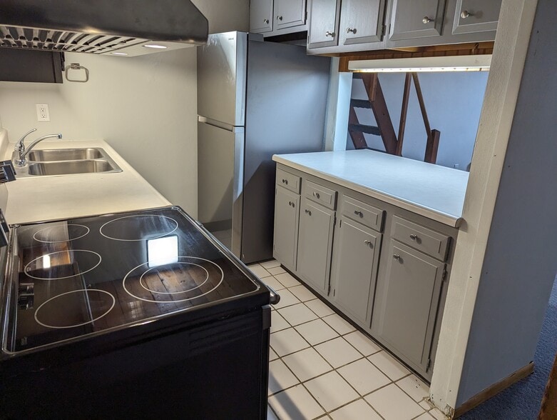 Building Photo - 222 Jay St