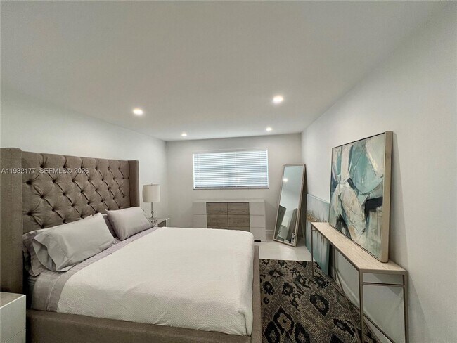 Building Photo - 8595 Sunrise Lakes Blvd