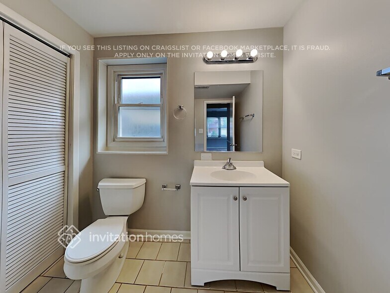 Building Photo - 10528 S 83rd Ave