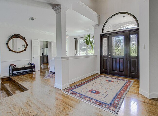 Building Photo - 4800 Mantle Dr