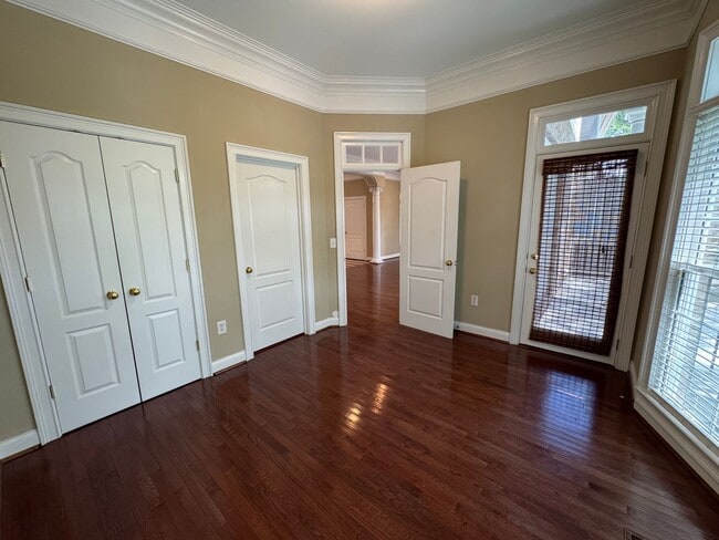 Building Photo - Executive Rental in Pear Alley Condominium...