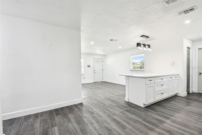 Building Photo - 4853 Lanette St