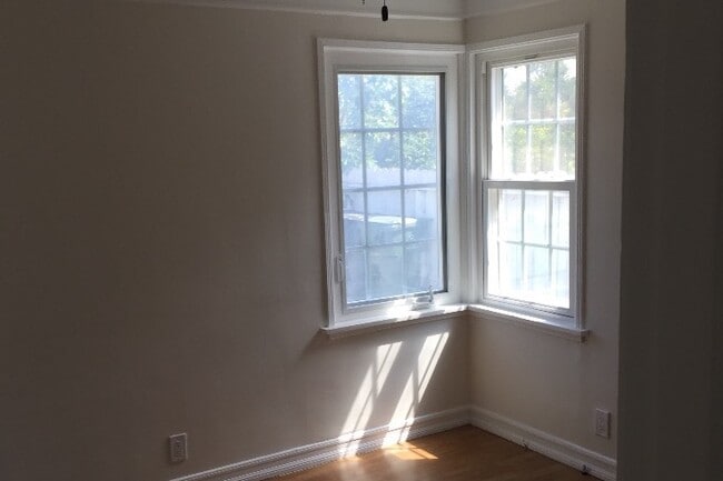 bedroom 1 - 505 Lime St