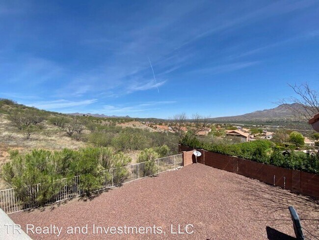 Building Photo - 5 br, 3 bath House - 372 Camino De las Casita