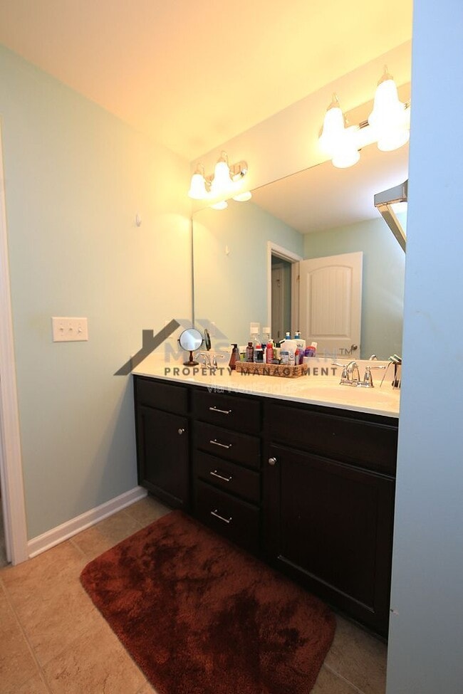 Building Photo - 2422 Memory Ridge Drive