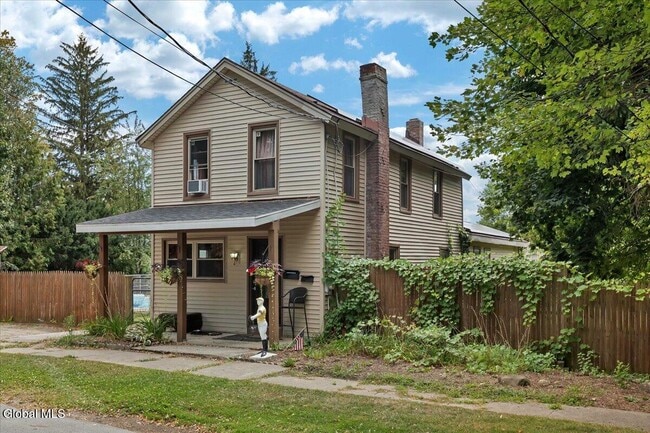 Building Photo - 68 Marvin St