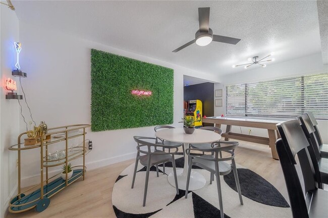 Building Photo - 4316 S Lois Ave