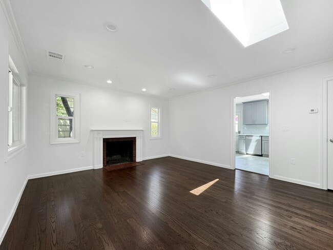 Building Photo - 445 Alviso St