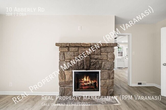 Building Photo - 10 Abberly Rd