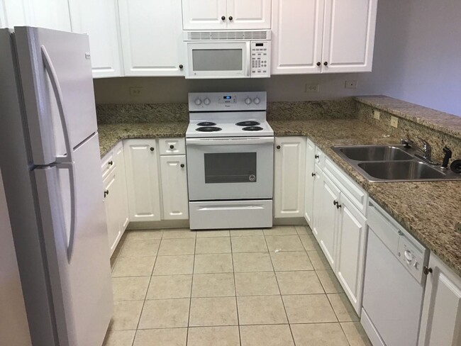Building Photo - Spacious 2 Bedroom Condo in World Tour