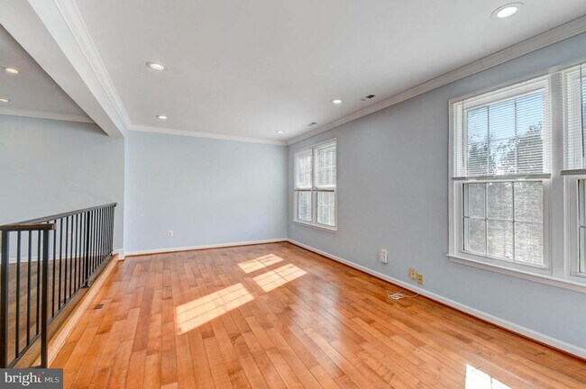 Building Photo - 4472 Ruggles Ct