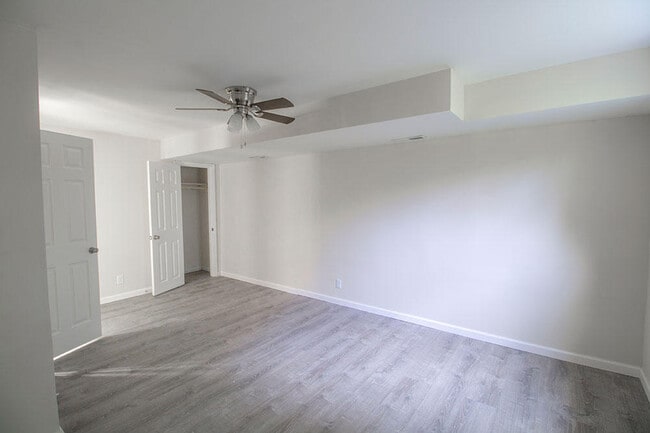 Building Photo - 1323 S Roseta Ave