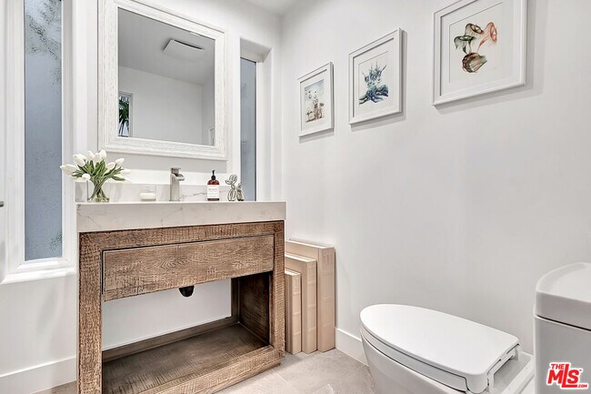 Building Photo - 6442 Lunita Rd