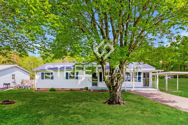 Primary Photo - Charming 3 Bedroom in Stanley!