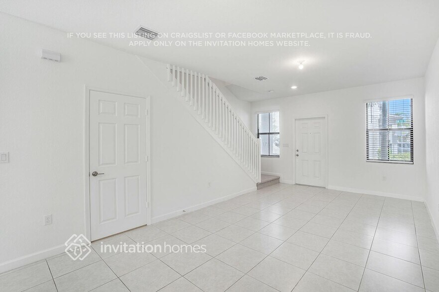 Building Photo - 2839 SW 16th Terrace