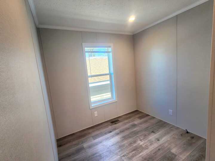 Building Photo - 16 Thomas Ln