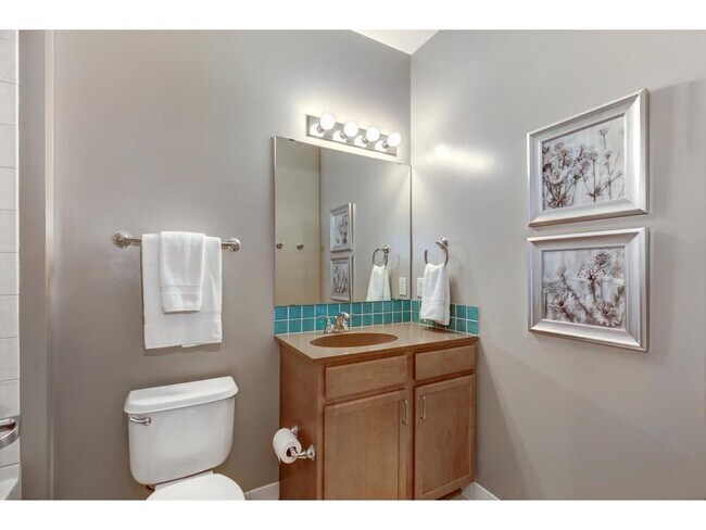 Building Photo - 15 E Franklin Ave