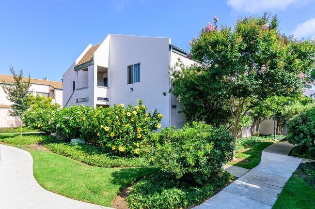 Building Photo - 3238 Ashford St