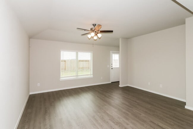 Building Photo - 17335 Ridge Dr