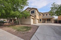 Building Photo - 5 bedroom home with Pool!