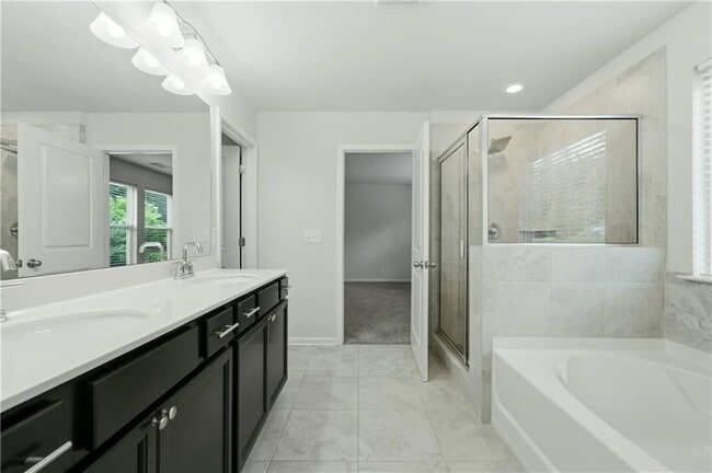 Building Photo - 1900 Azure Grove Ct