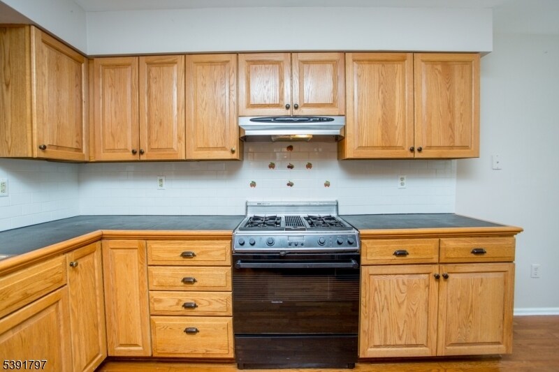 Building Photo - 9 Sturbridge Ct