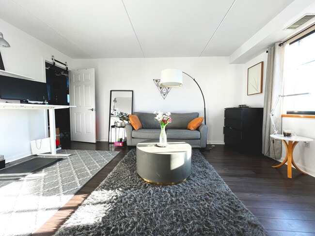 Bedroom - 100 Ledgewood Dr