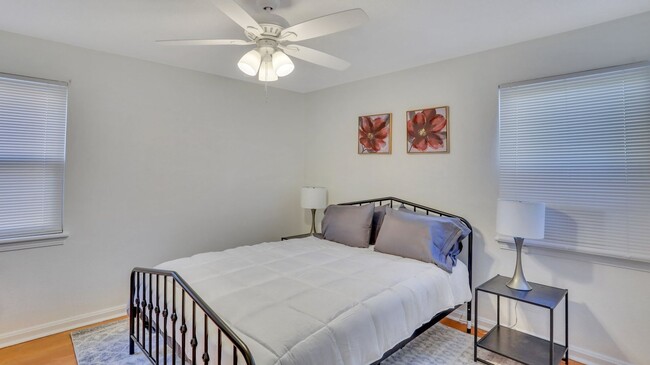 Building Photo - Beautifully renovated 2bed 1bath