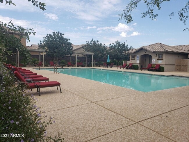 Building Photo - 16345 W Latham St