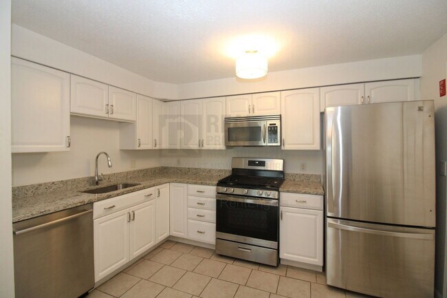 Building Photo - 50 Brookside Dr