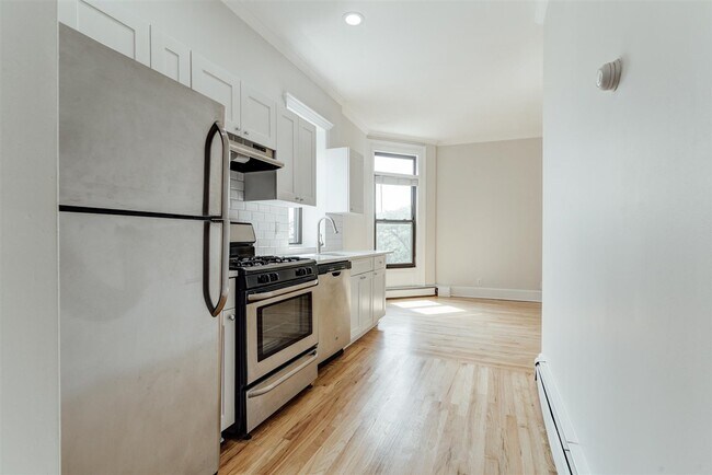 Building Photo - 465 Jersey Ave