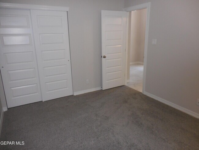 Building Photo - 552 Pne Vly Pl