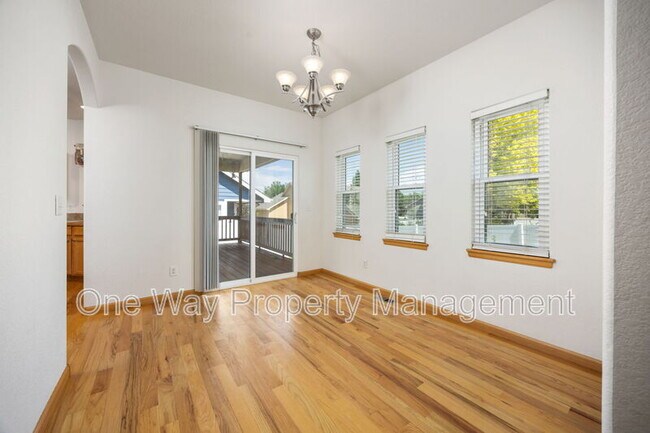Building Photo - 6205 W 7th St