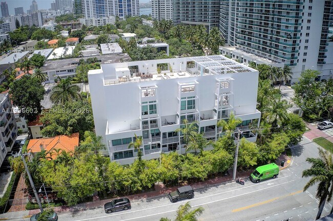 Building Photo - 1577 Bay 201 Bay