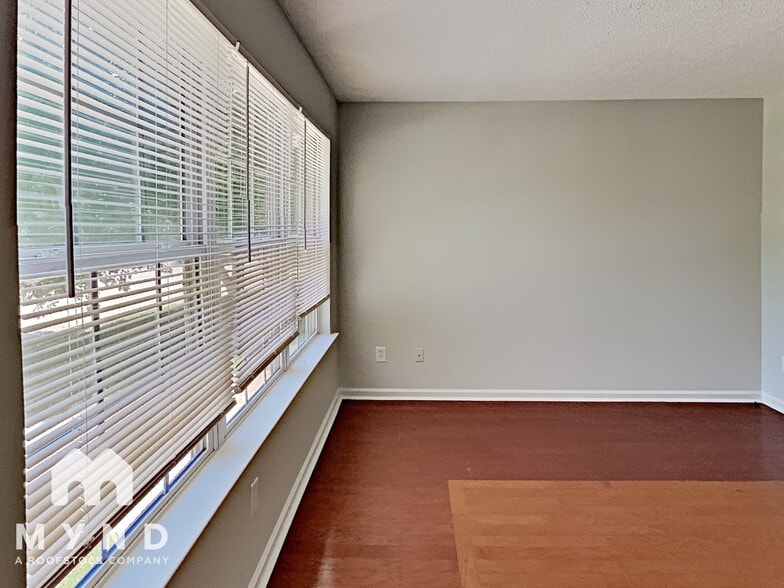 Building Photo - 1518 Lantern Pl