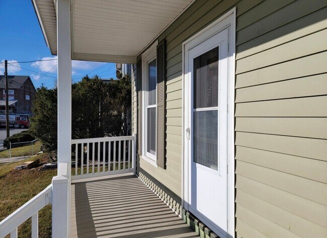 Building Photo - 36 Stevens Rd