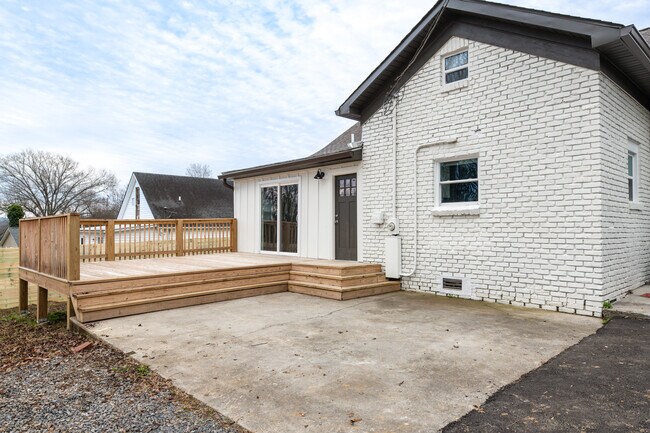 Building Photo - 1287 E Harper Ave