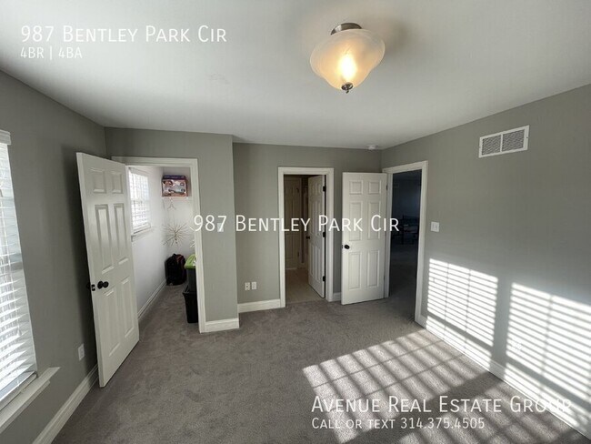 Building Photo - 987 Bentley Park Cir