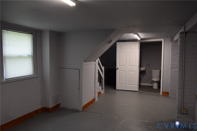 Building Photo - 301 W 30th St