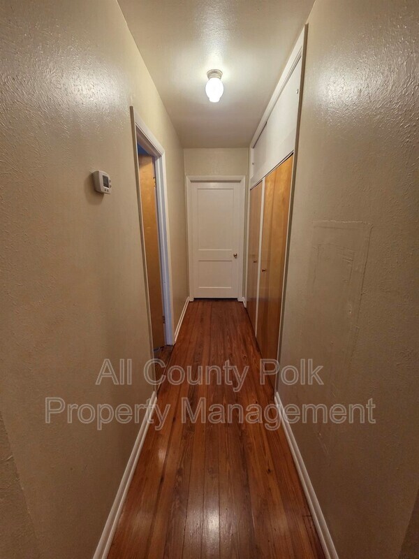 Building Photo - 303 S Palm Ave