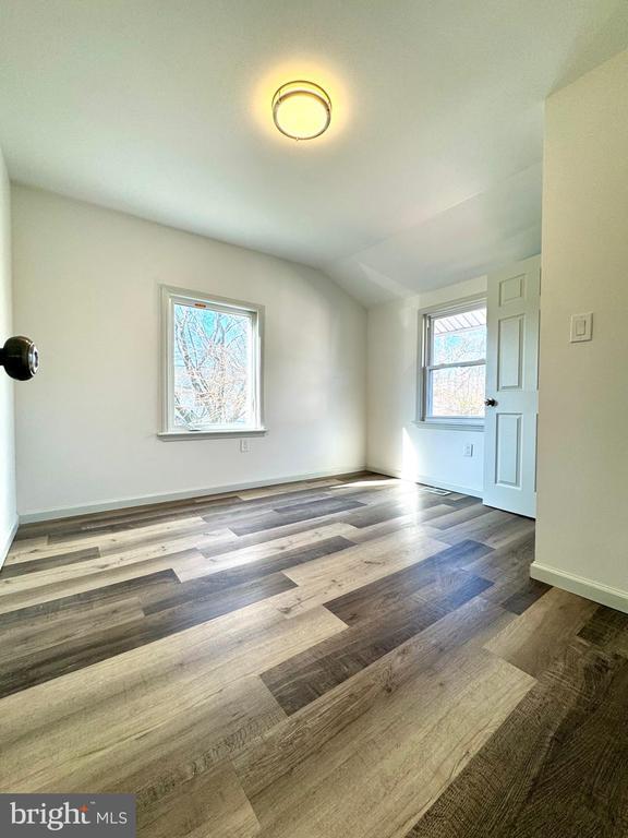 Building Photo - 552 Merchant St