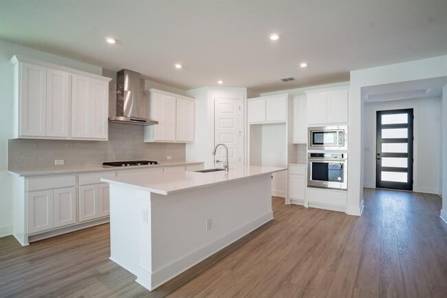 Building Photo - 4612 Modena Bay Bend