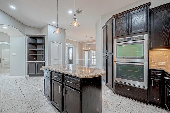 Building Photo - 30806 Academy Trace Dr