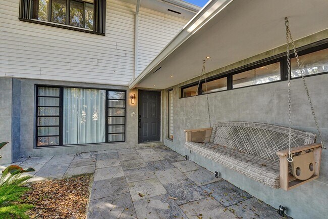 Building Photo - 4417 SW 38th Terrace
