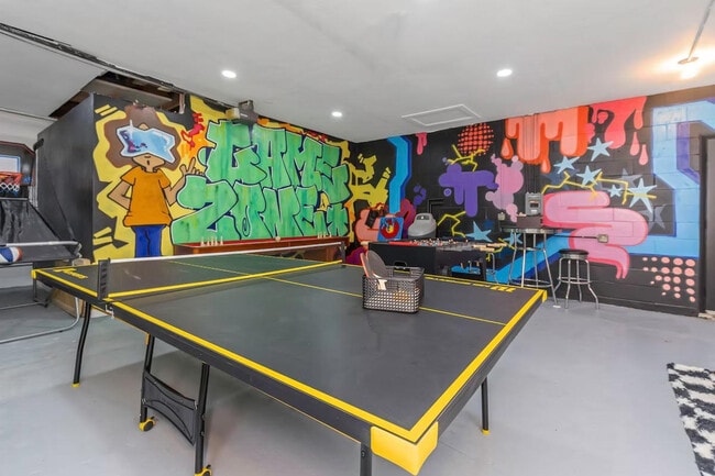 Building Photo - 10755 Clara Ln