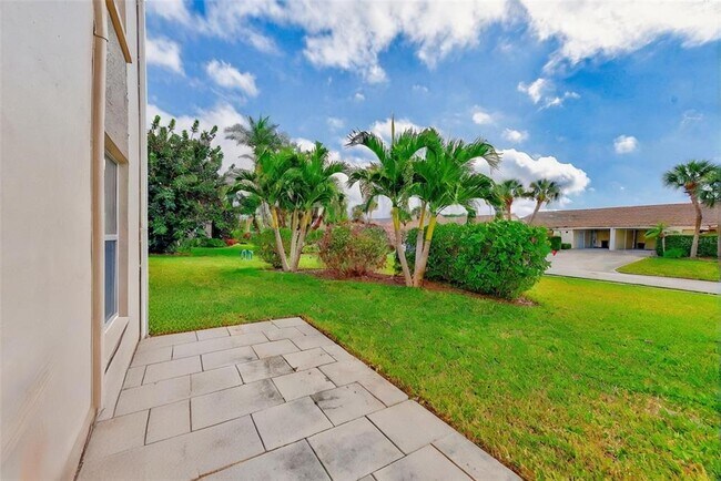 Building Photo - 10215 Regal Dr