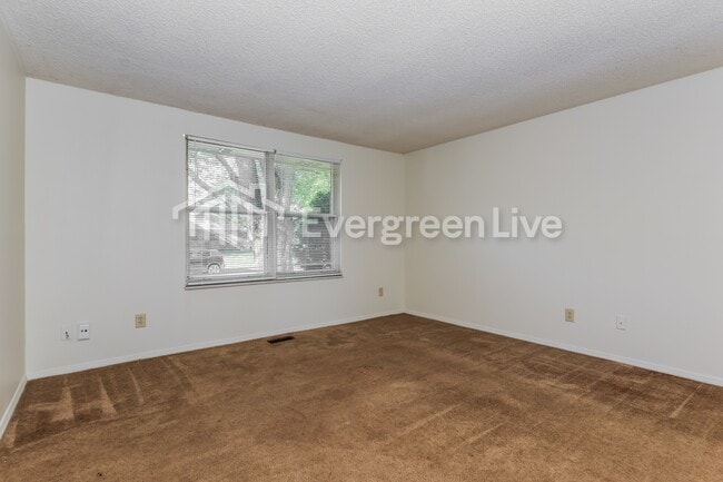 Building Photo - 6477 Rolling Glen Dr